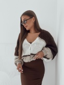 Sweter / Kardigan z wełną i złotym guzikiem Noelia I Czekoladowy